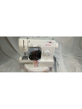 Singer 2517C White Portable Electric Sewing Machine w/ Pedal